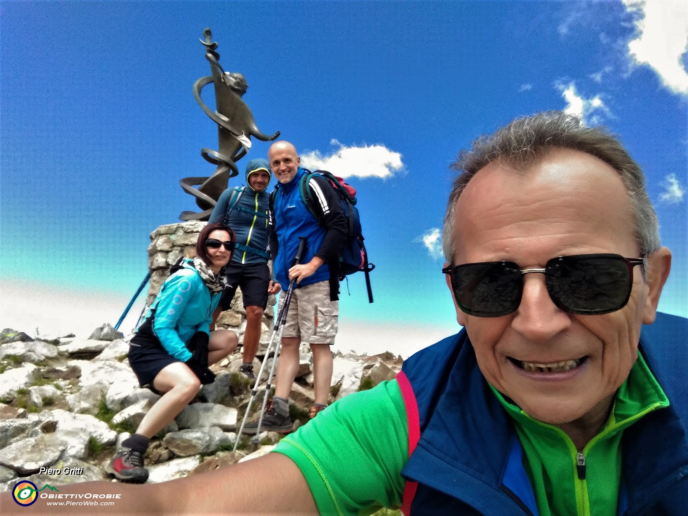 73 Un selfie con l'Angelo delle Cadelle.jpg